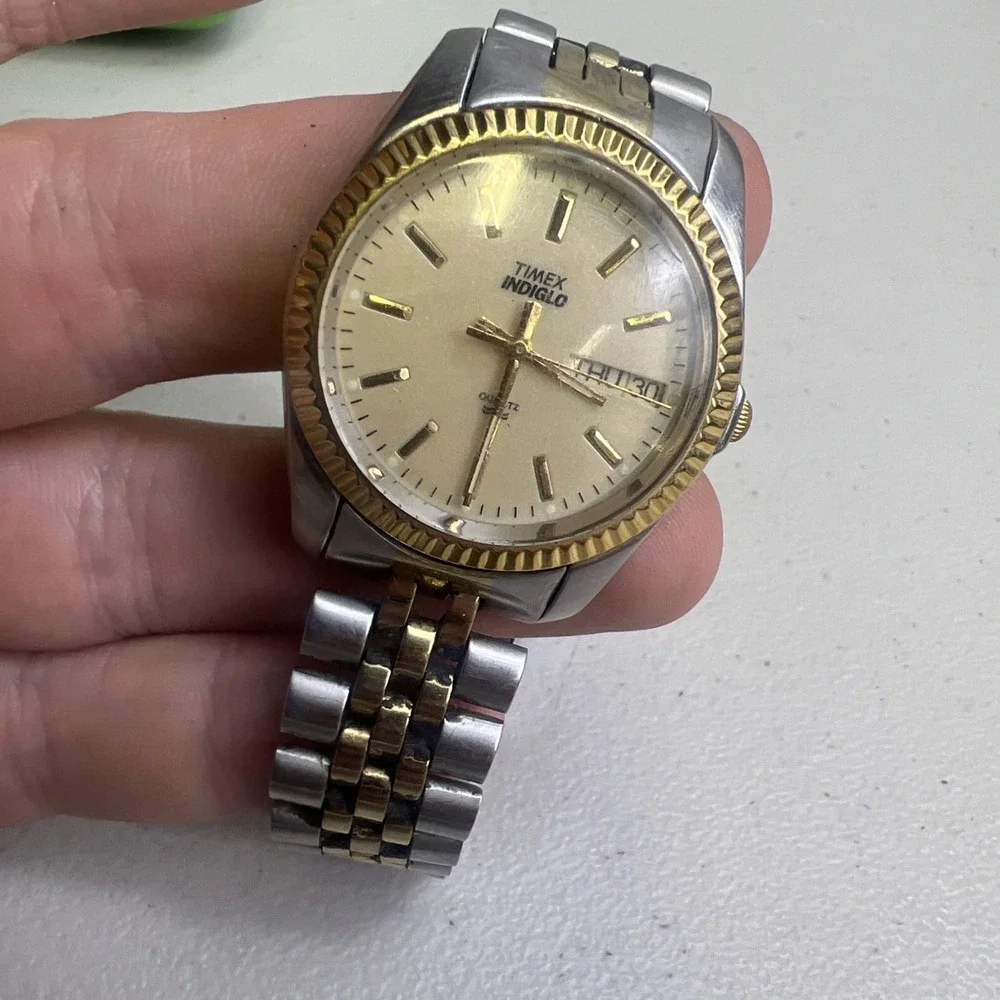 Working Men's Timex Indiglo Two Tone Analog Watch Untested
